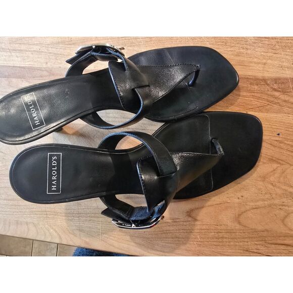 Harold's Black Leather Buckle Kitten Heels Sandals Women's SZ 9 Squared Toe - Picture 2 of 5